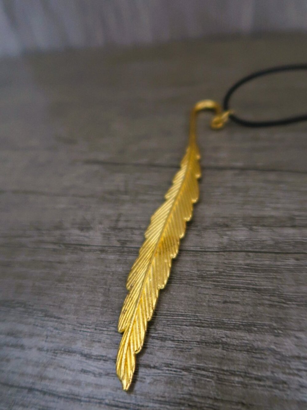 Long Gold Tone Hooked Feather Pendant Boho Statement Necklace 4.5inch